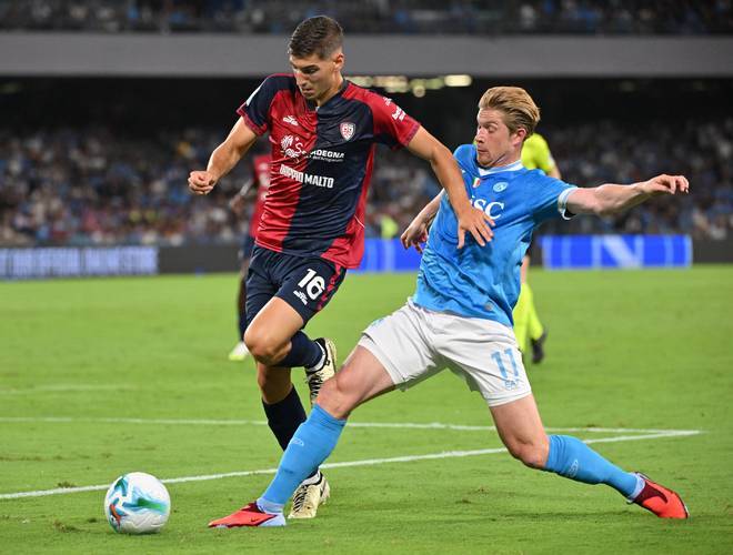 九游官网-今夜荷甲焦点战；那不勒斯防线松动；球迷炸锅；赛季目标并未改变(那不勒斯vs巴塞罗那)